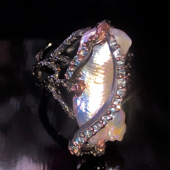Natural Baroque Pearl and genuineblue Topaz ring